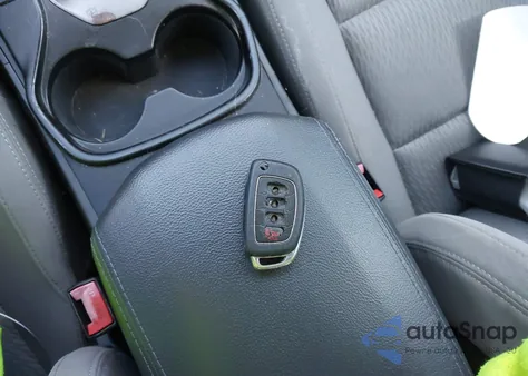 2016 Hyundai Santa Fe Se z USA, uszkodzony, nr VIN KM8SM4HF5GU133929